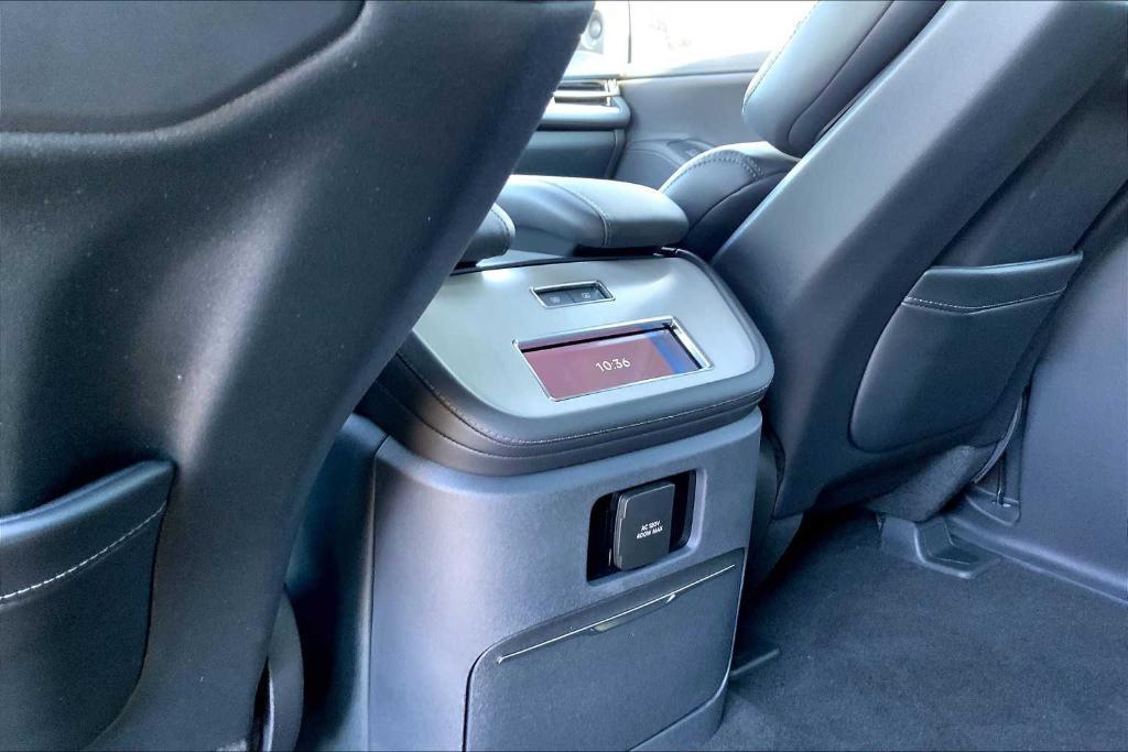 new 2025 Lincoln Navigator car, priced at $103,440