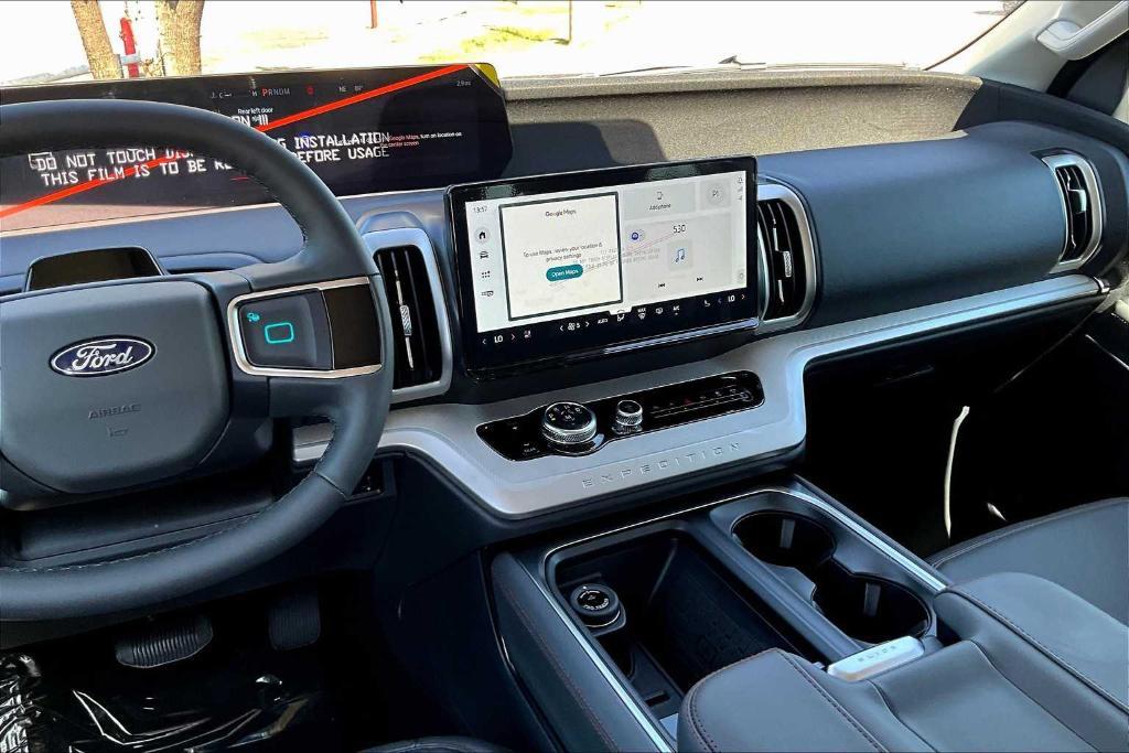 new 2025 Ford Expedition car, priced at $70,340