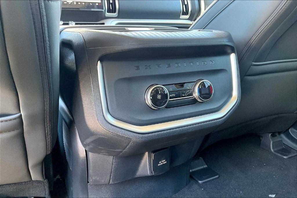 new 2025 Ford Expedition car, priced at $70,340