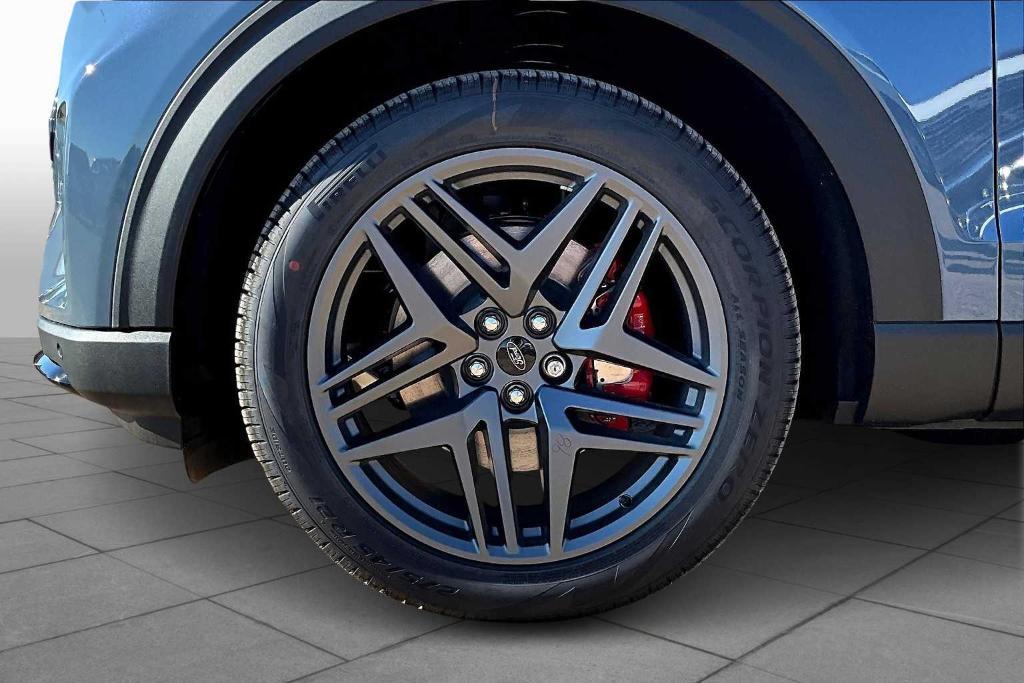 new 2025 Ford Explorer car, priced at $46,975