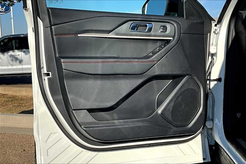 new 2025 Ford Explorer car, priced at $47,275