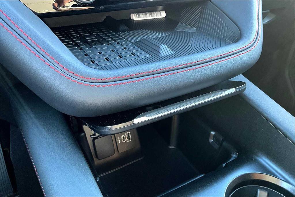 new 2025 Ford Explorer car, priced at $47,275