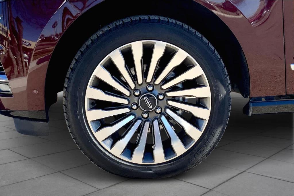 used 2019 Lincoln Navigator L car, priced at $33,612
