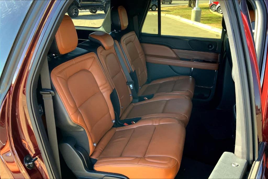 used 2019 Lincoln Navigator L car, priced at $33,612
