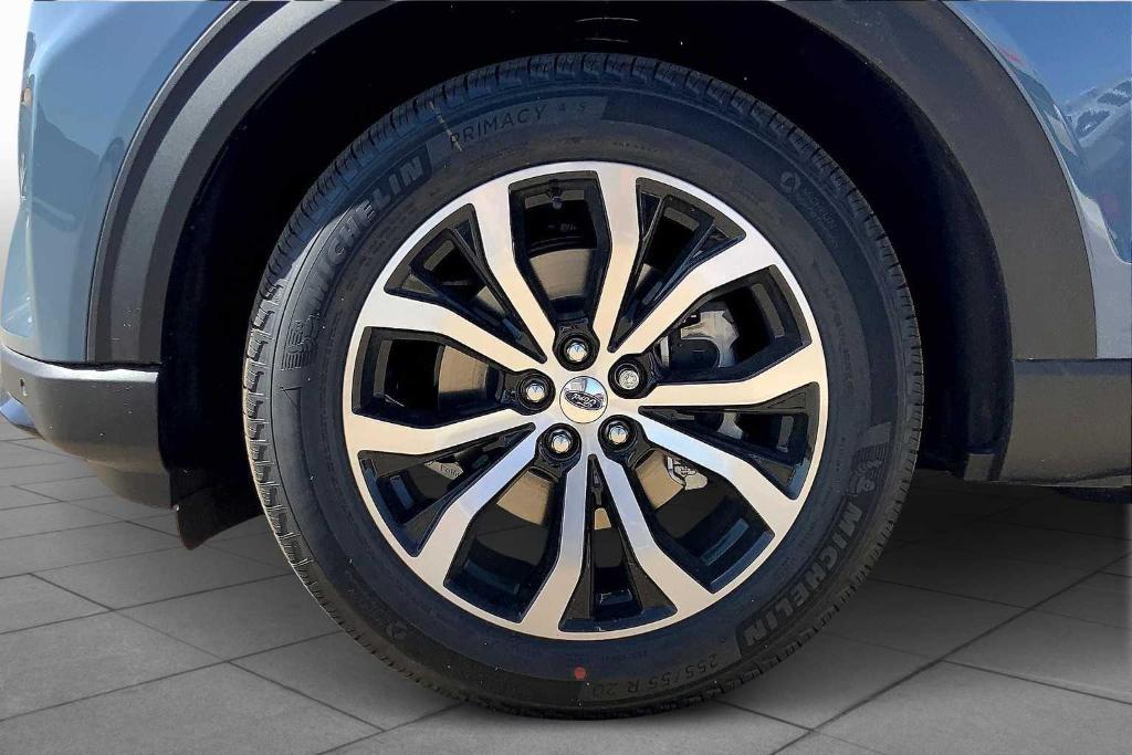 new 2025 Ford Explorer car, priced at $43,585