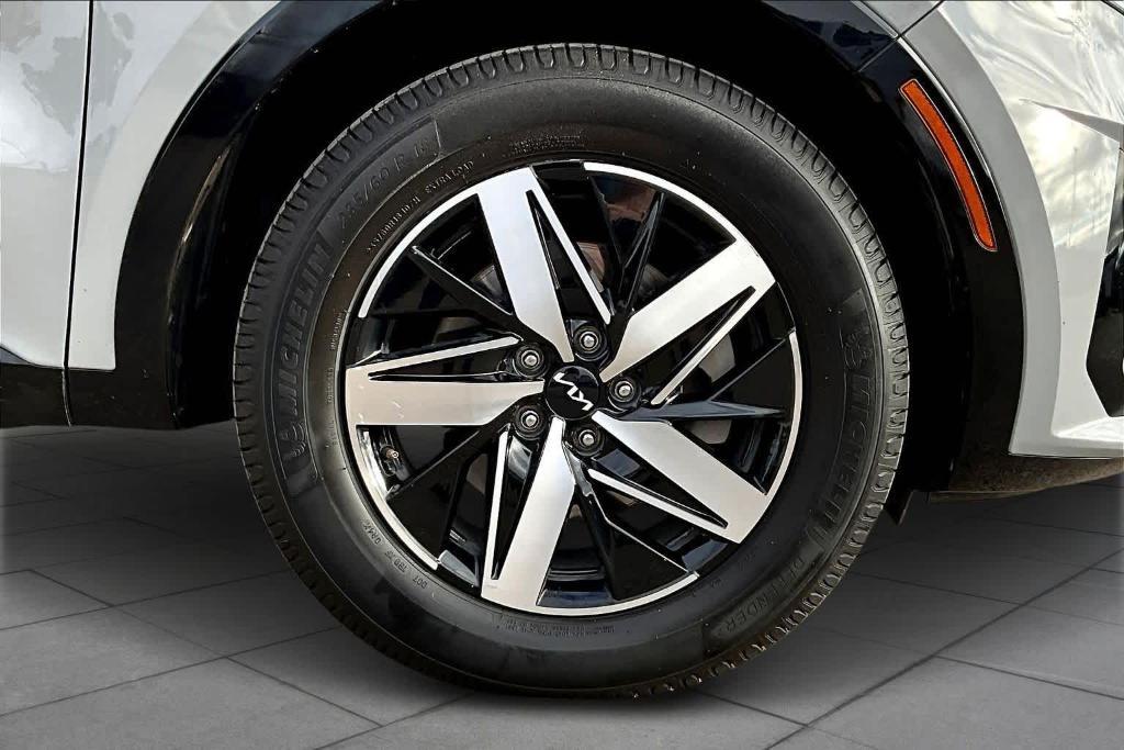 used 2023 Kia Sorento car, priced at $24,710