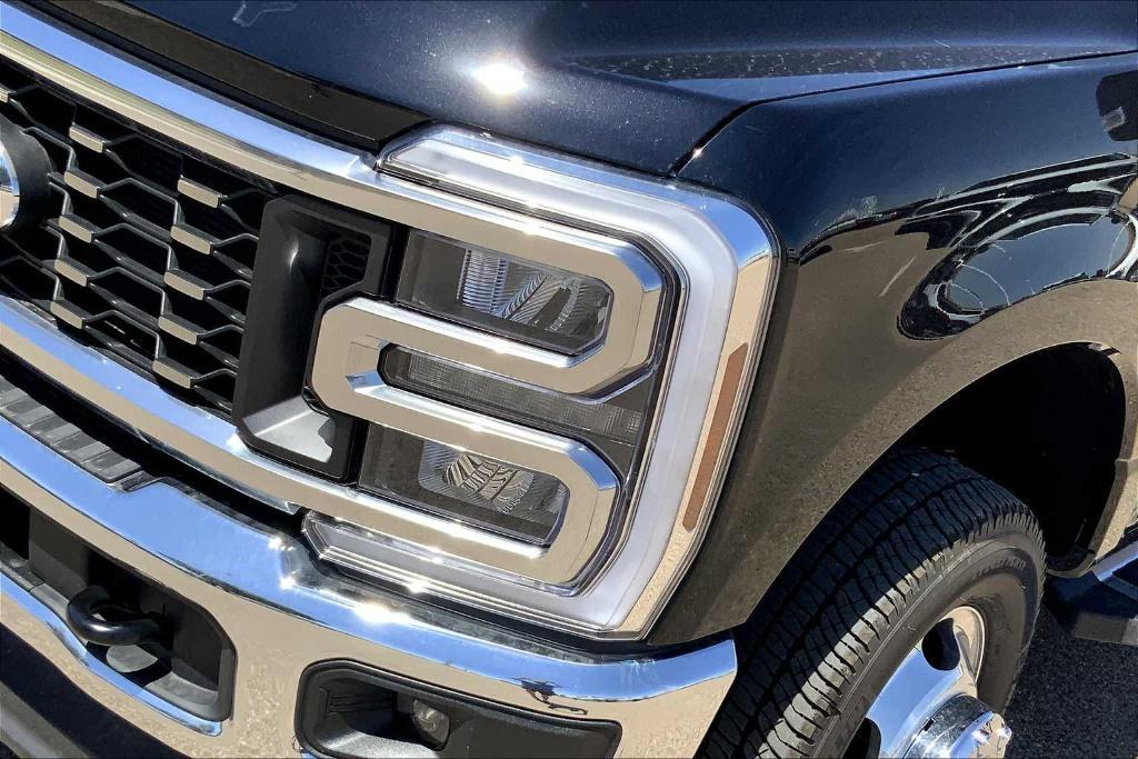 new 2025 Ford F-350 car, priced at $78,275