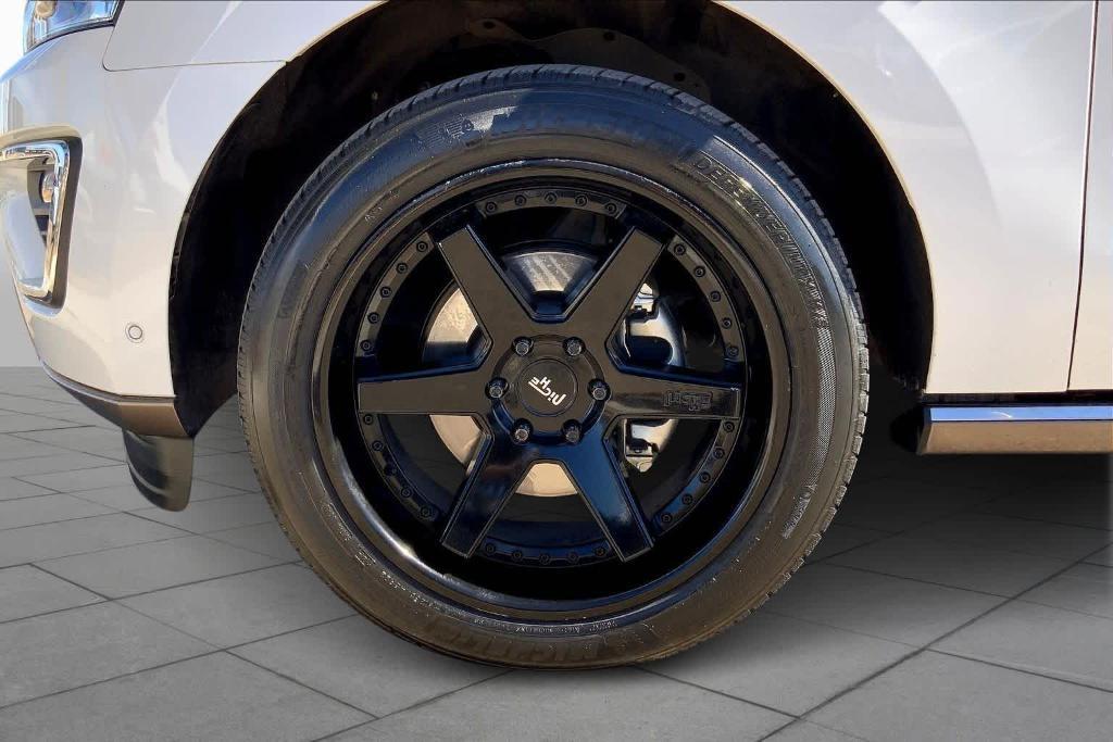 used 2021 Ford Expedition car, priced at $41,190
