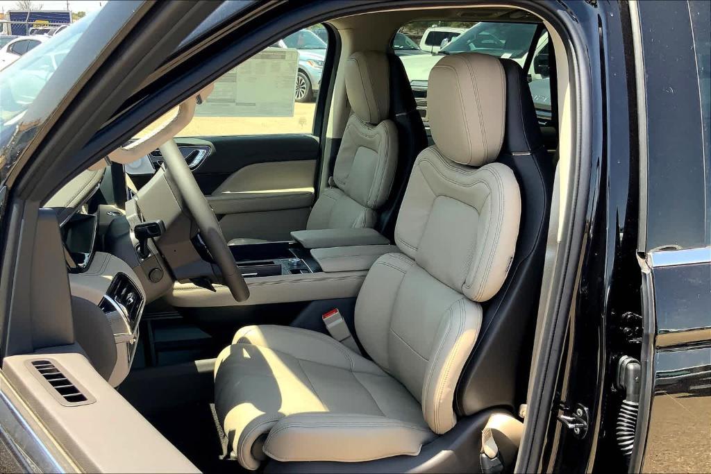 new 2024 Lincoln Navigator car, priced at $95,780