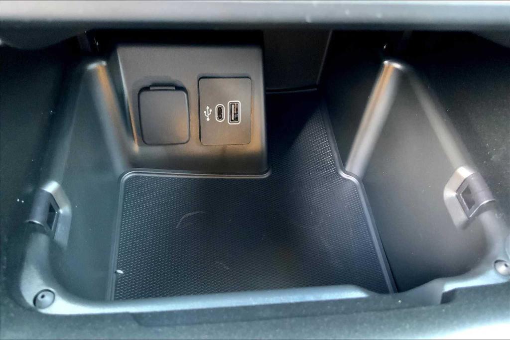 new 2025 Ford Explorer car, priced at $59,805