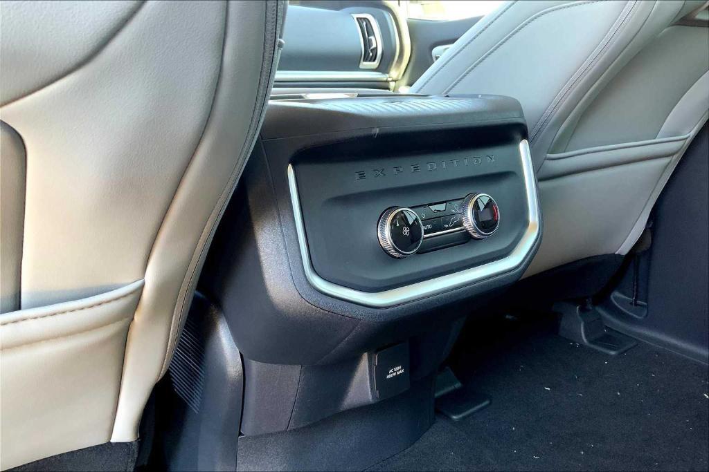 new 2025 Ford Expedition car, priced at $70,230