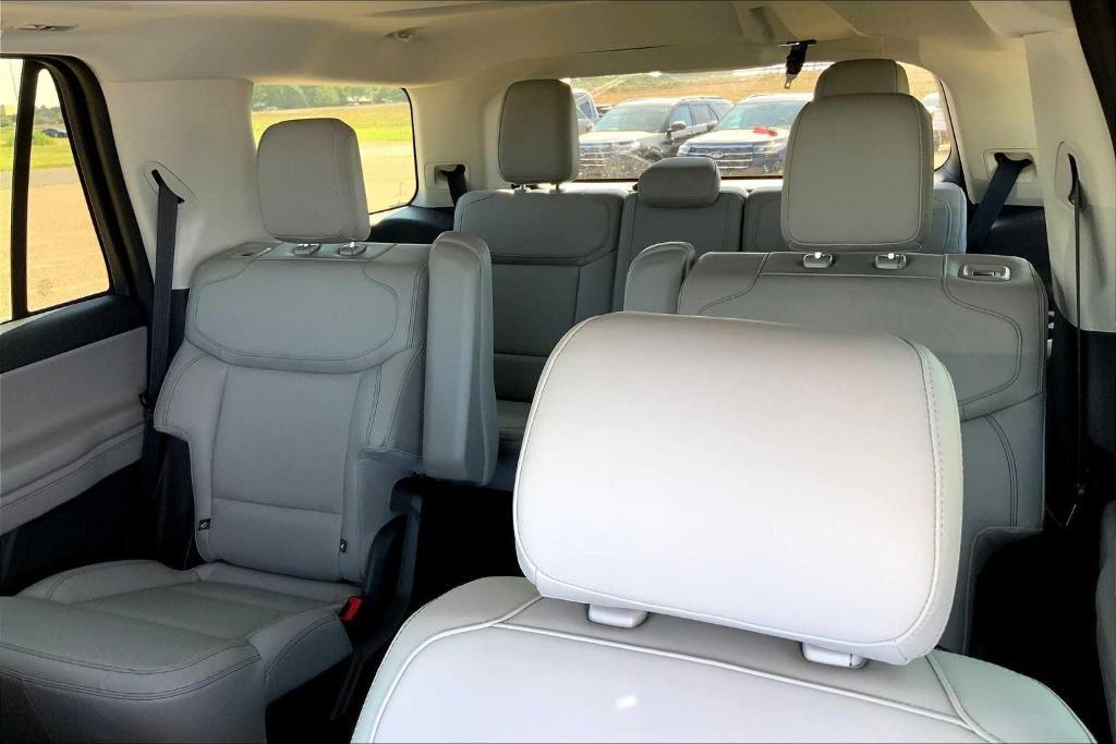 new 2025 Ford Expedition car, priced at $70,230