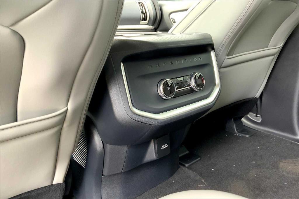 new 2025 Ford Expedition Max car, priced at $74,725