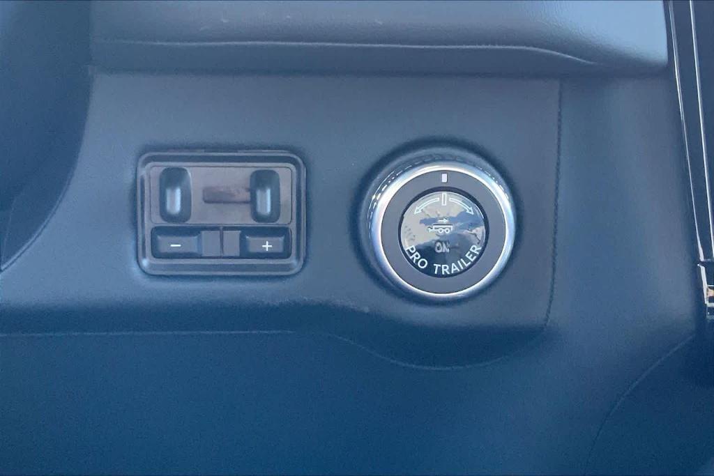 new 2025 Lincoln Navigator L car, priced at $107,765