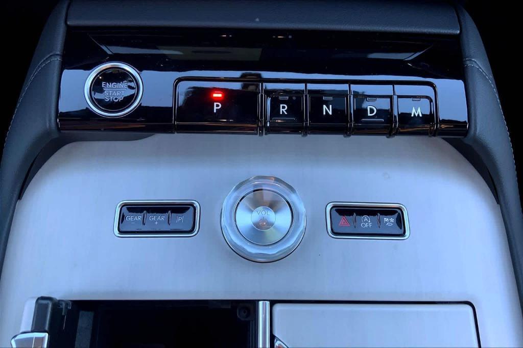 new 2025 Lincoln Navigator L car, priced at $107,765