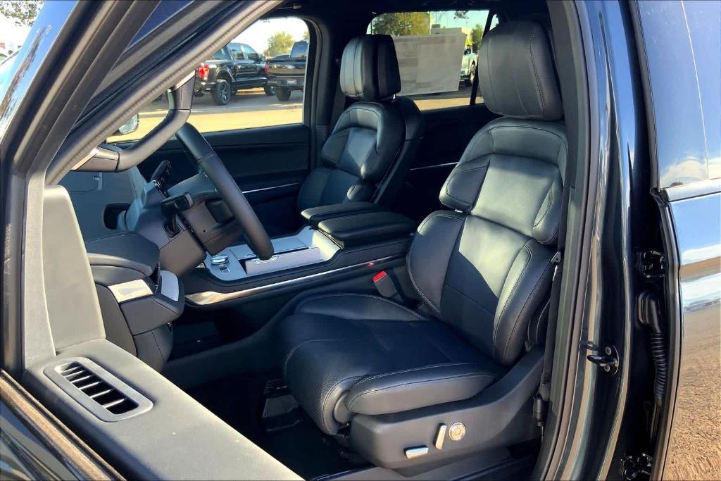 new 2025 Lincoln Navigator L car, priced at $107,765