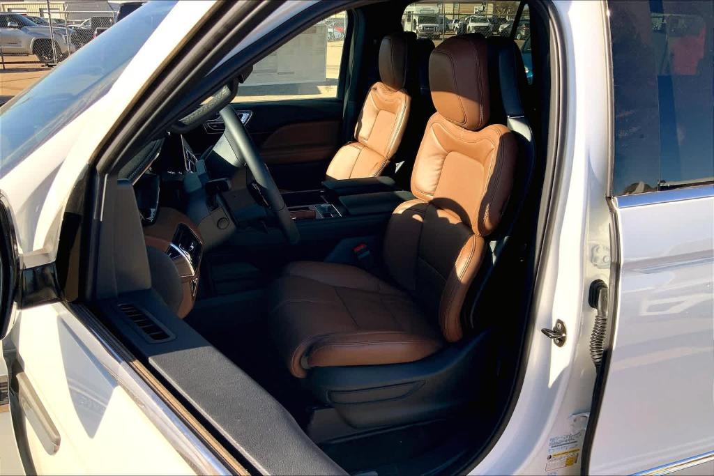 new 2024 Lincoln Navigator car, priced at $95,940