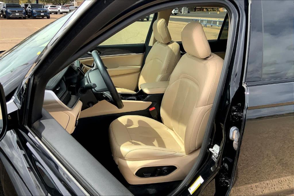 used 2021 Jeep Grand Cherokee L car, priced at $28,219