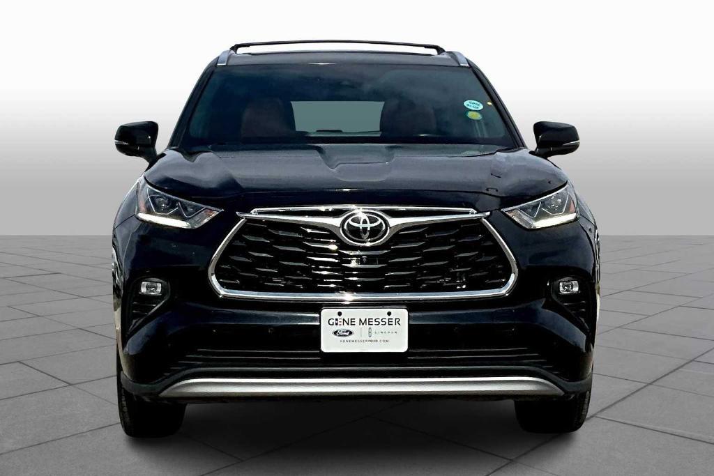 used 2023 Toyota Highlander car, priced at $40,989