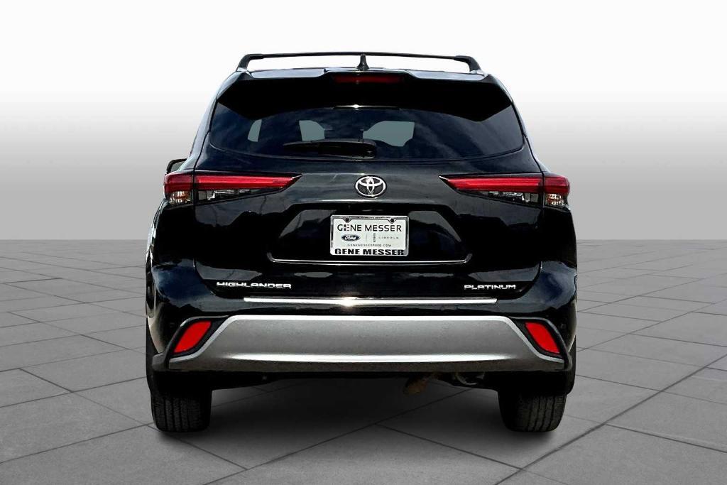 used 2023 Toyota Highlander car, priced at $40,989