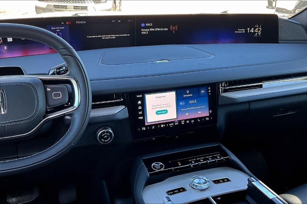 new 2025 Lincoln Navigator car, priced at $104,025