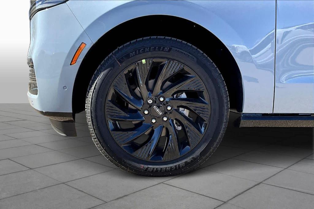 new 2025 Lincoln Navigator car, priced at $104,025