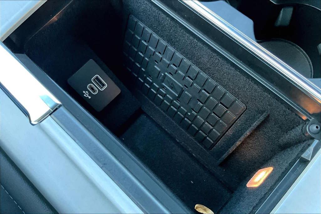 new 2025 Lincoln Navigator car, priced at $104,025