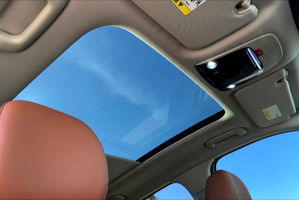 used 2022 Kia Sorento car, priced at $31,689