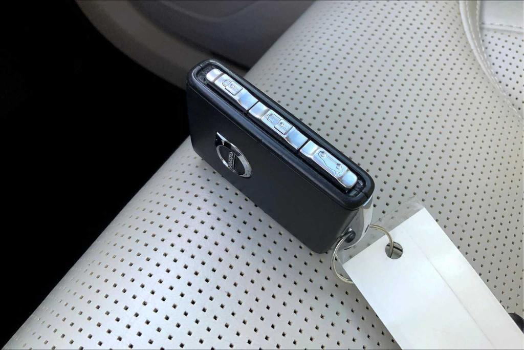 used 2022 Volvo XC90 car, priced at $36,980