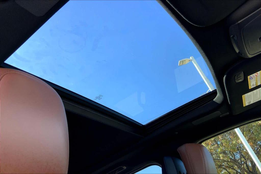 used 2022 Lincoln Navigator car, priced at $56,319