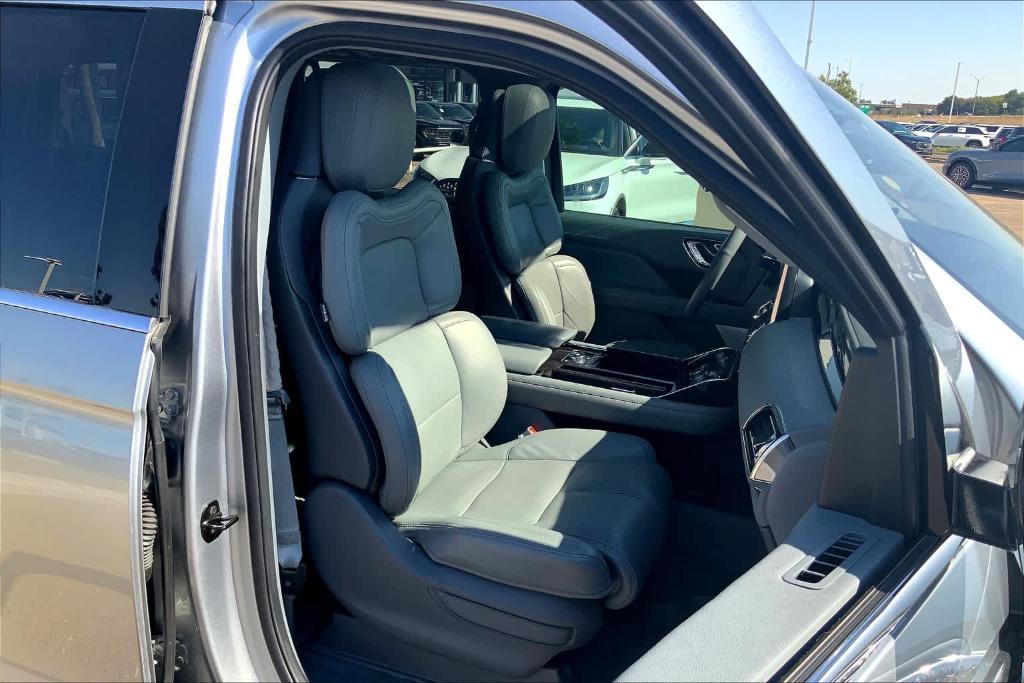 used 2020 Lincoln Navigator car, priced at $52,964