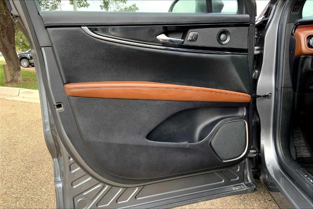 used 2021 Lincoln Nautilus car, priced at $32,078