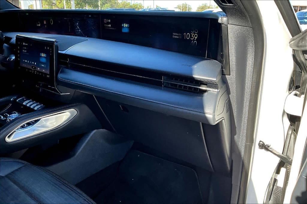 used 2024 Lincoln Nautilus car, priced at $53,499