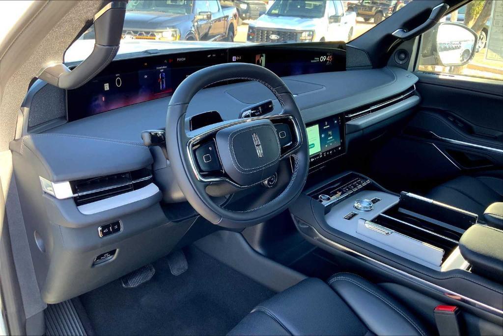new 2025 Lincoln Navigator L car, priced at $107,015