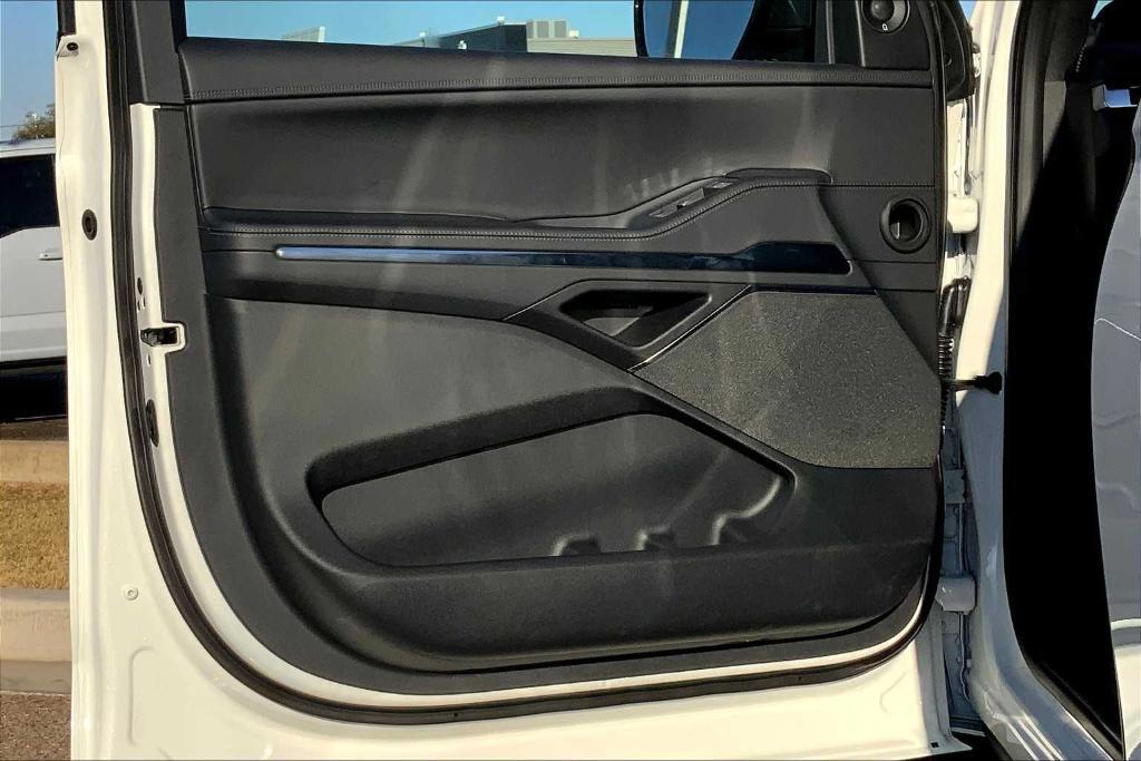 new 2025 Lincoln Navigator L car, priced at $107,015