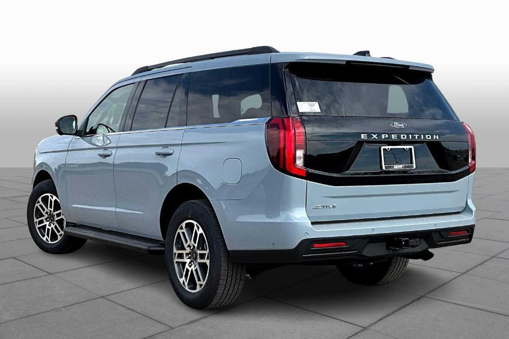 new 2025 Ford Expedition car, priced at $70,340