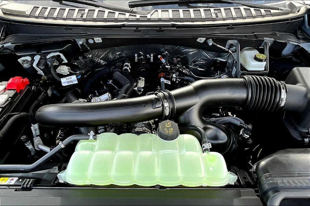 new 2025 Ford Expedition car, priced at $70,340