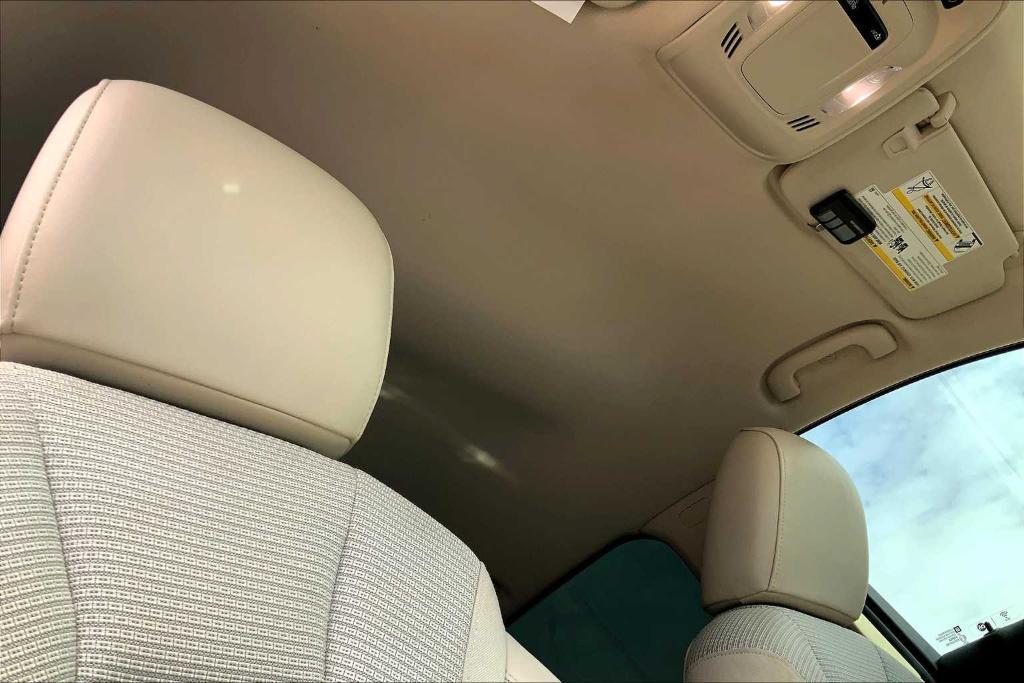 used 2022 Buick Envision car, priced at $23,334