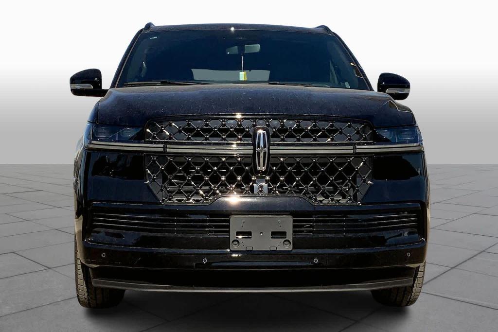 new 2025 Lincoln Navigator car, priced at $104,085