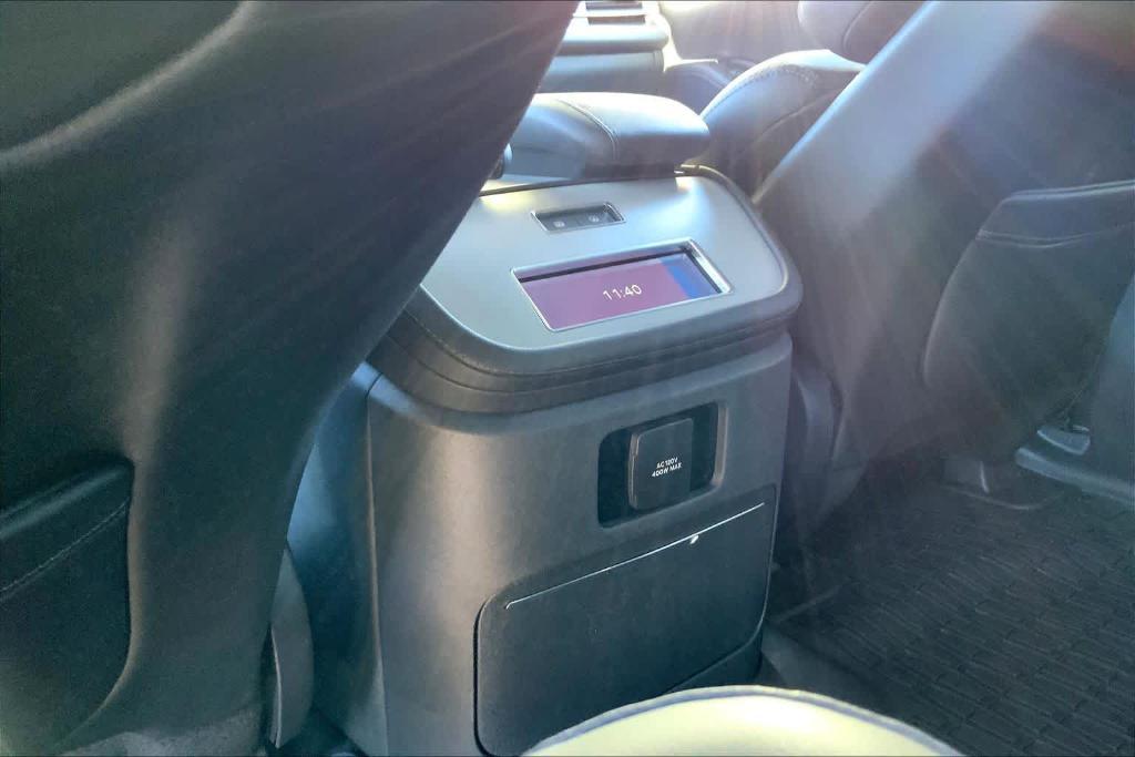 new 2025 Lincoln Navigator car, priced at $104,085