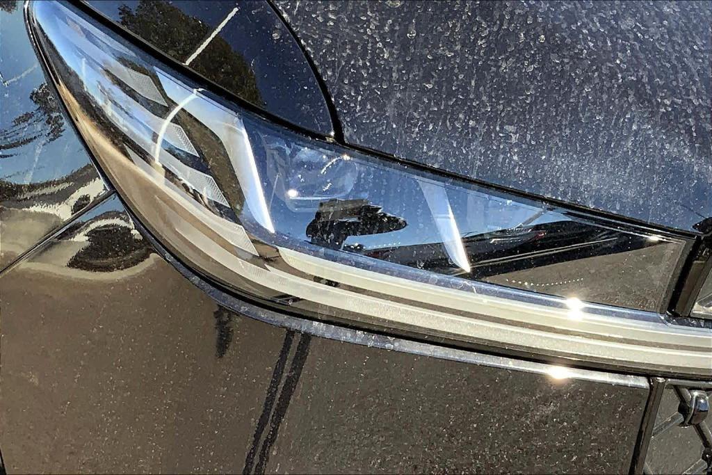 new 2025 Lincoln Navigator car, priced at $104,085