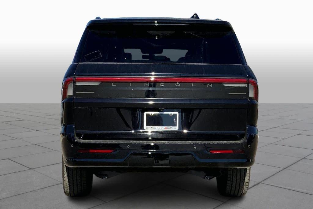 new 2025 Lincoln Navigator car, priced at $104,085