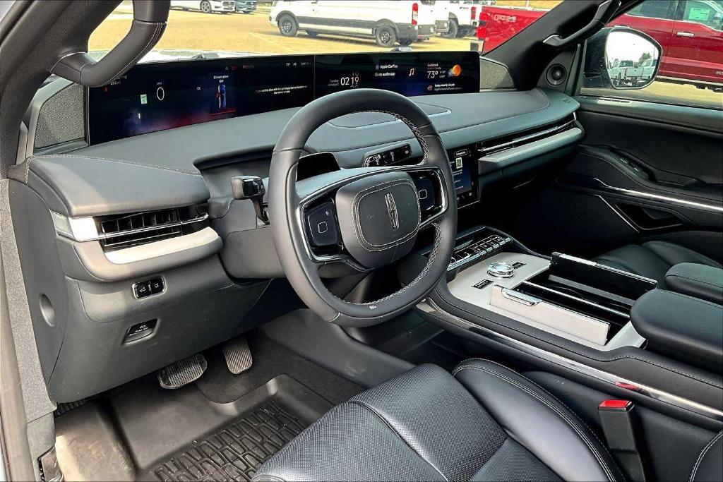 new 2025 Lincoln Navigator car, priced at $105,375