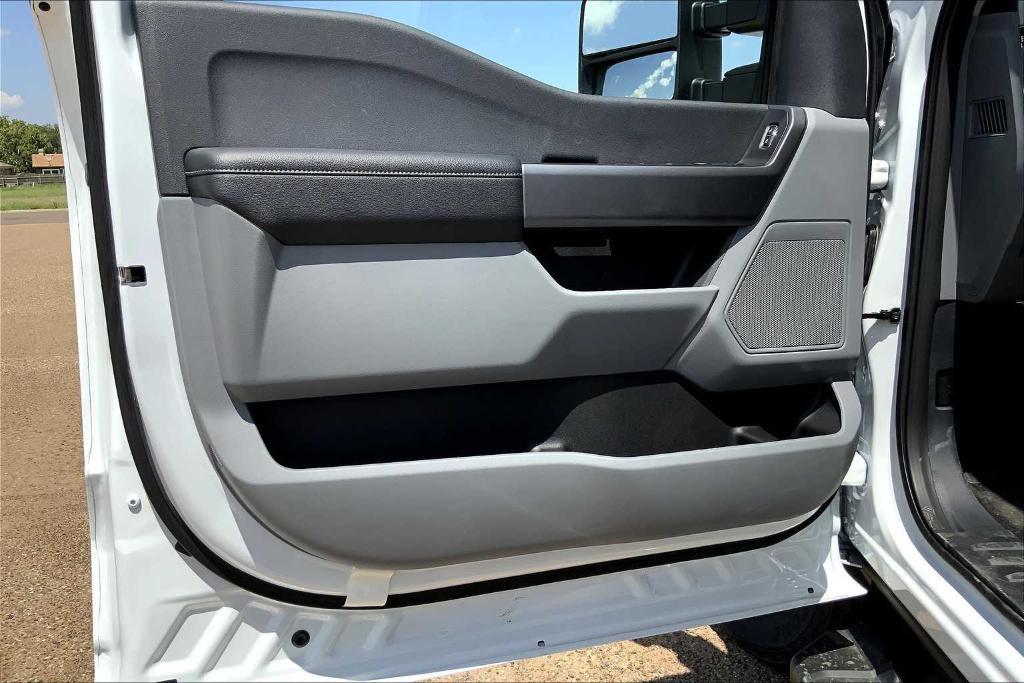 new 2025 Ford F-250 car, priced at $67,251