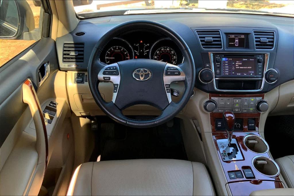 used 2013 Toyota Highlander car, priced at $16,694