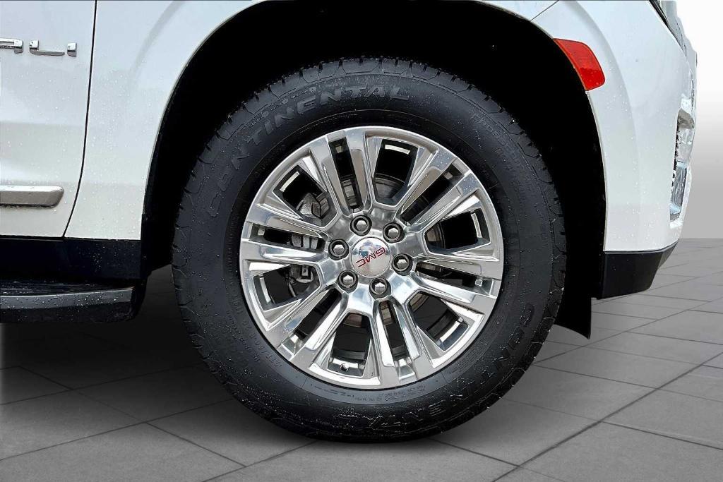 used 2021 GMC Yukon XL car, priced at $59,235