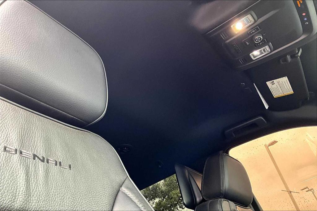 used 2021 GMC Yukon XL car, priced at $59,235