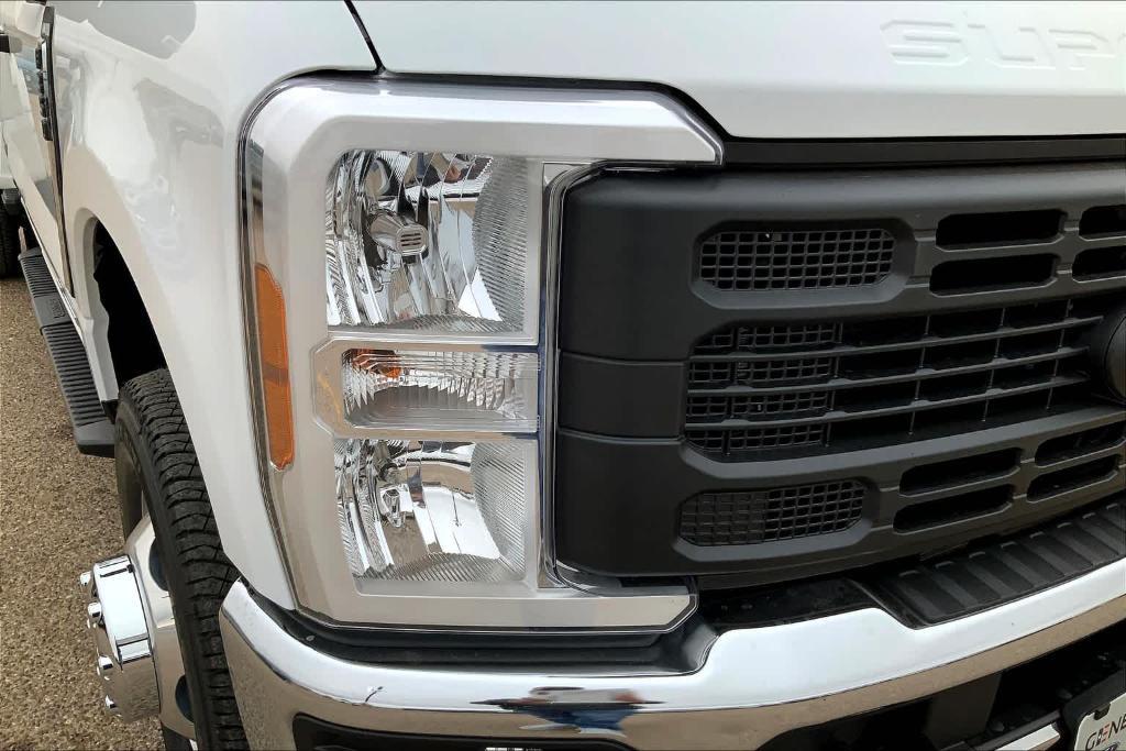 new 2024 Ford F-350 car, priced at $65,785