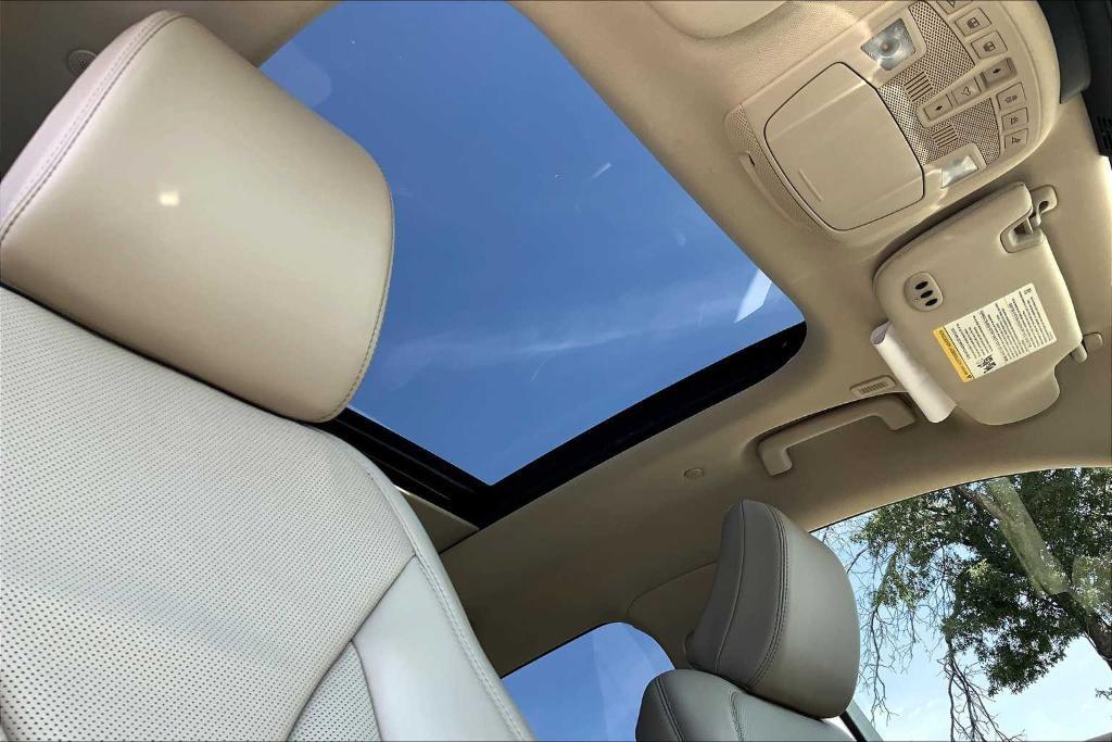 used 2022 Lincoln Nautilus car, priced at $34,312