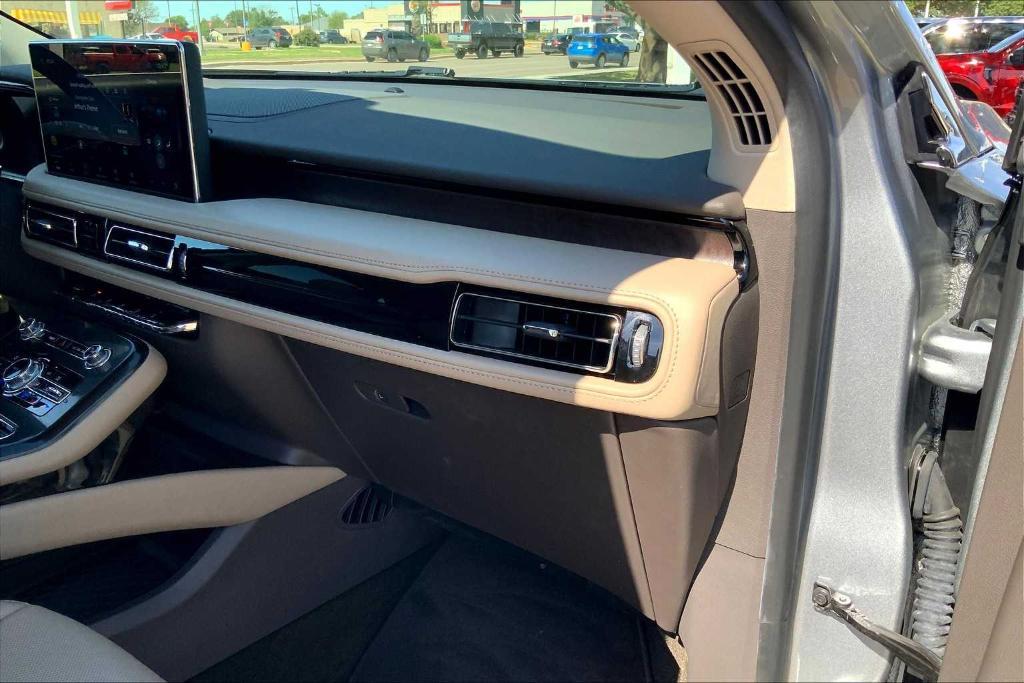 used 2022 Lincoln Nautilus car, priced at $34,312